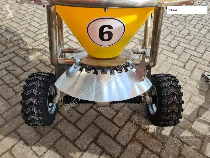 Spredning  Zoutstrooier SW 300 met PE-bak