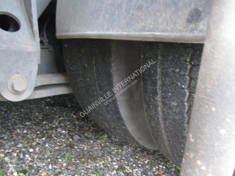 Engin de voirie Renault 270 DXI
