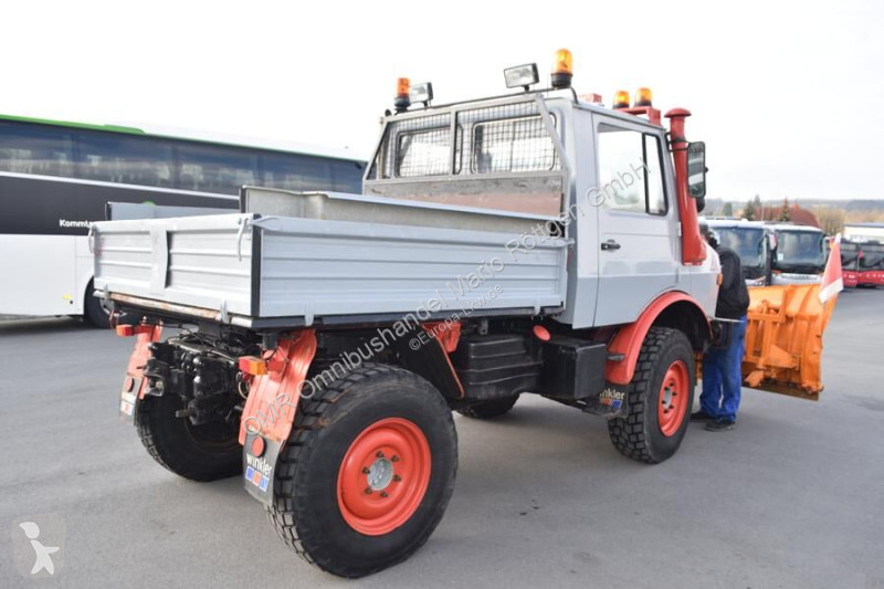 Silniční stroje Mercedes 424