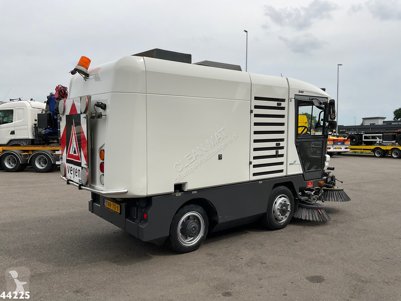 Vägmaskiner Ravo 540 with 3-rd brush