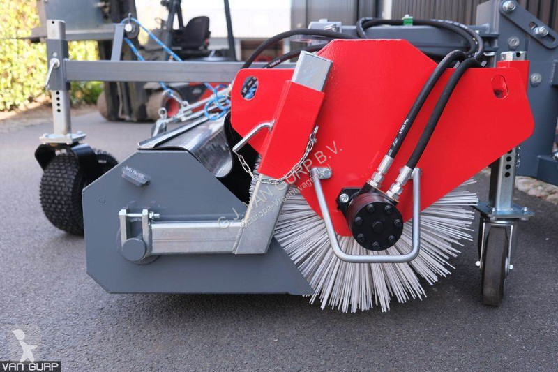 Gemeentevoertuig  Veegmachine 150cm met opvangbak