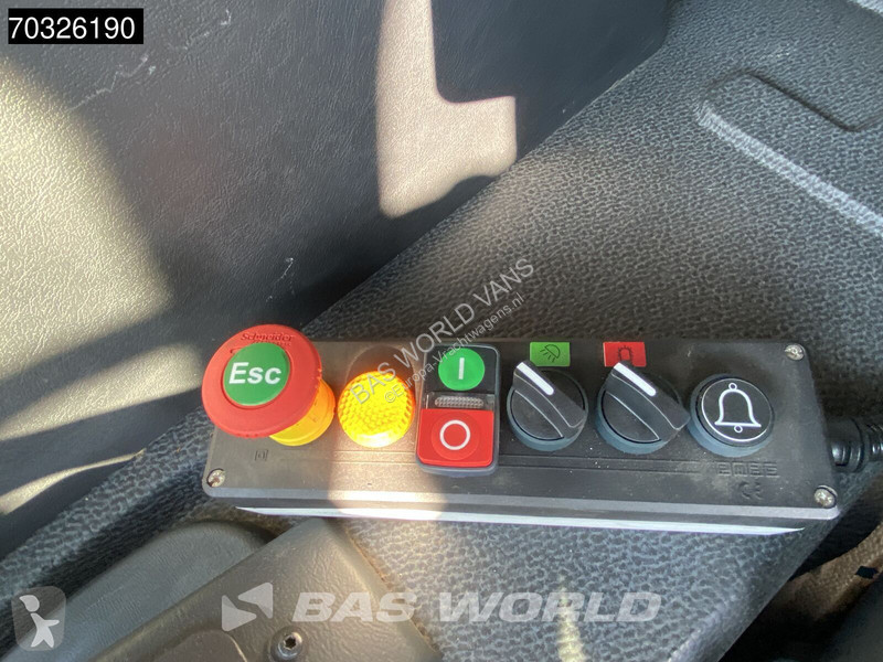 آلة لصيانة الطرق Mercedes 1324 4X2 NEW! 2010...