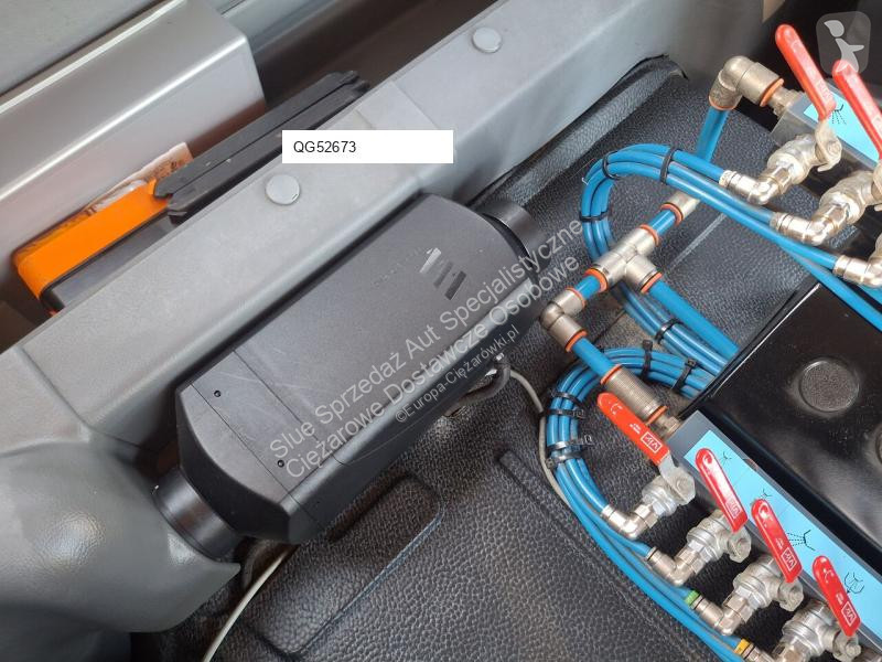 Utilaje pentru drumuri Mercedes 1829 Zamiatarka...