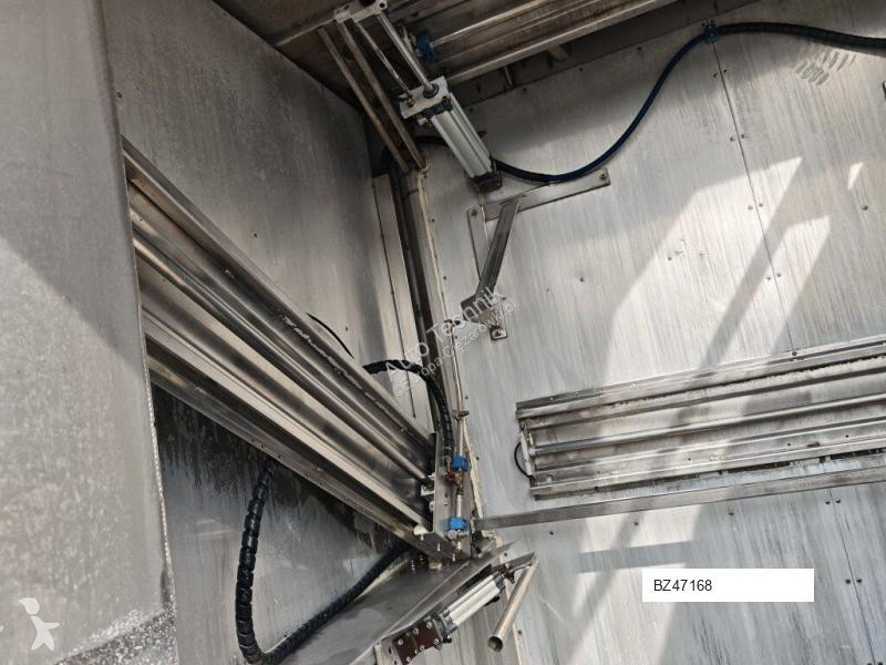 آلة لصيانة الطرق Renault Myjka Container washer...