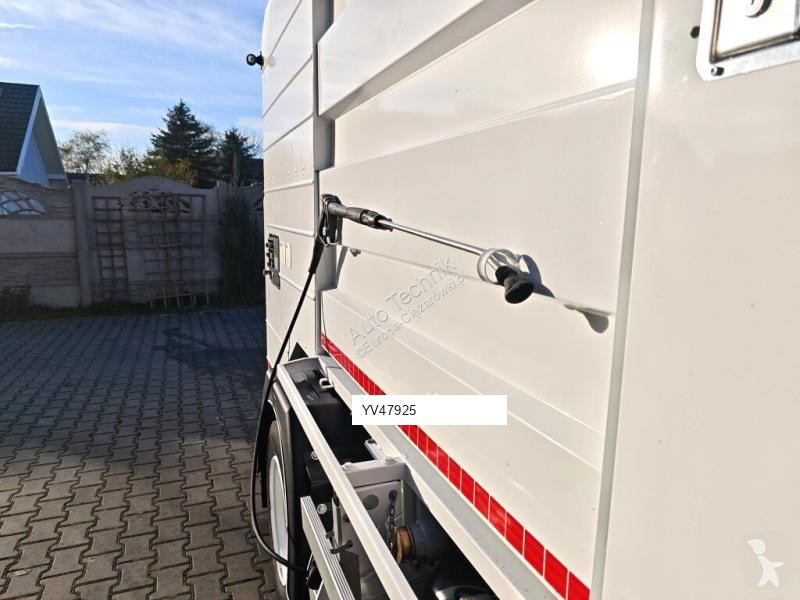 آلة لصيانة الطرق Isuzu SMALL CONTAINER WASHER...