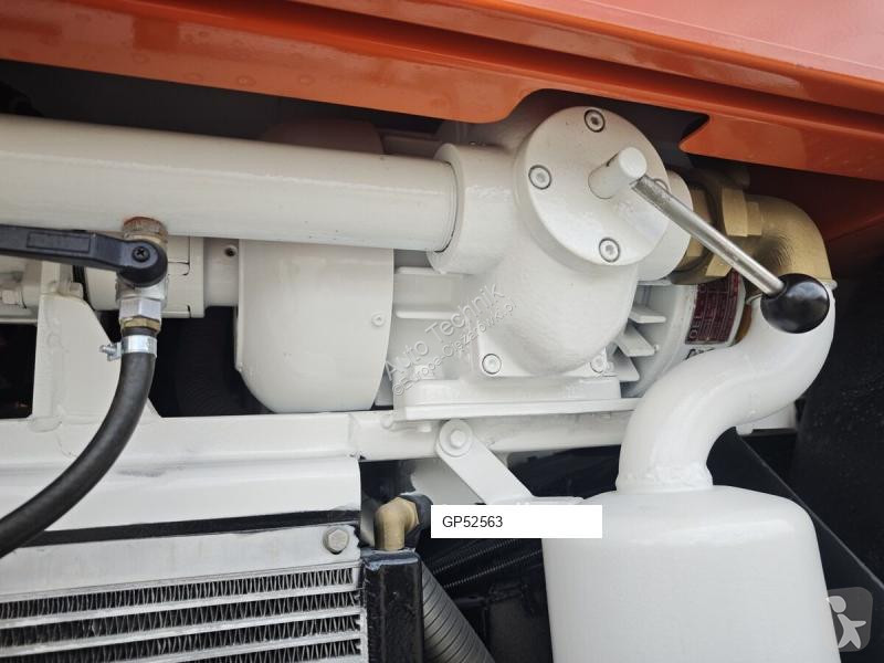 Vehículo de limpieza viaria Land Rover TD5 130...
