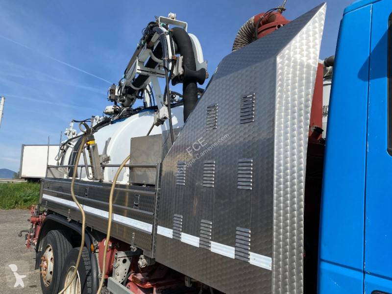 آلة لصيانة الطرق Iveco