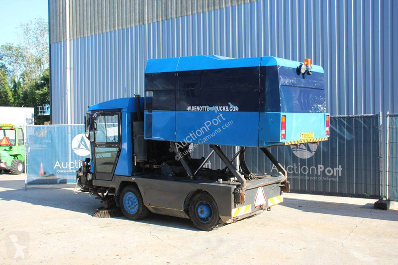 Engin de voirie Ravo 5002 SI CD
