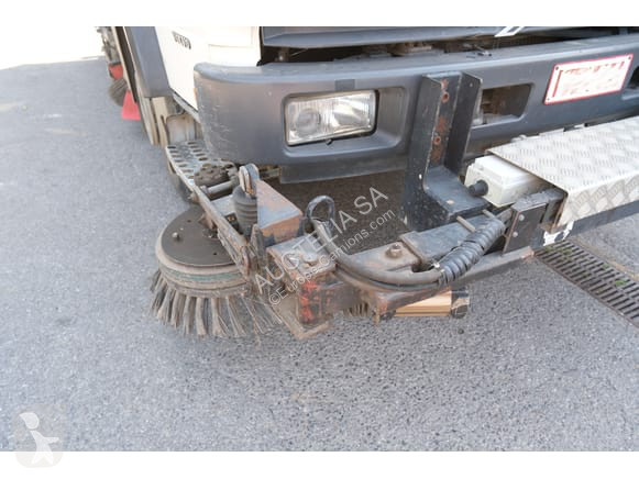 آلة لصيانة الطرق Volvo FL6 14