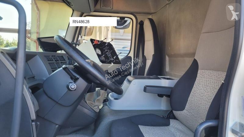 آلة لصيانة الطرق Renault 240dxi