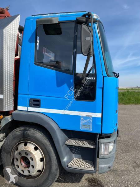 آلة لصيانة الطرق Iveco