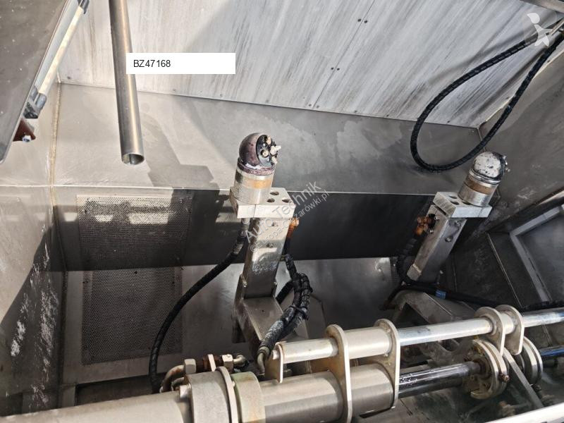 آلة لصيانة الطرق Renault Myjka Container washer...