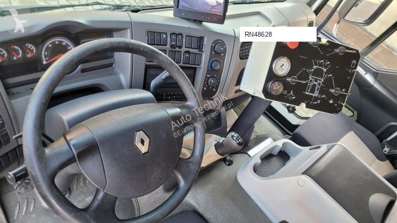 آلة لصيانة الطرق Renault 240dxi