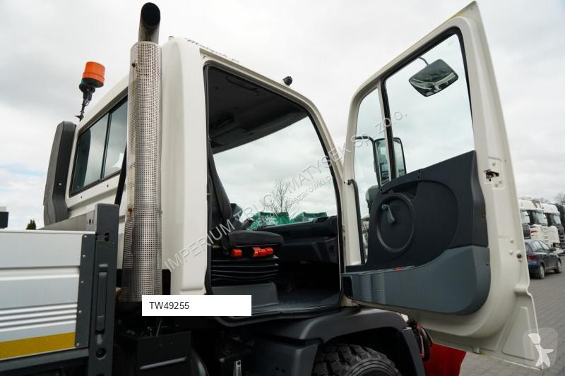 Útfenntartó-és-karbantartógép Mercedes UNIMOG...