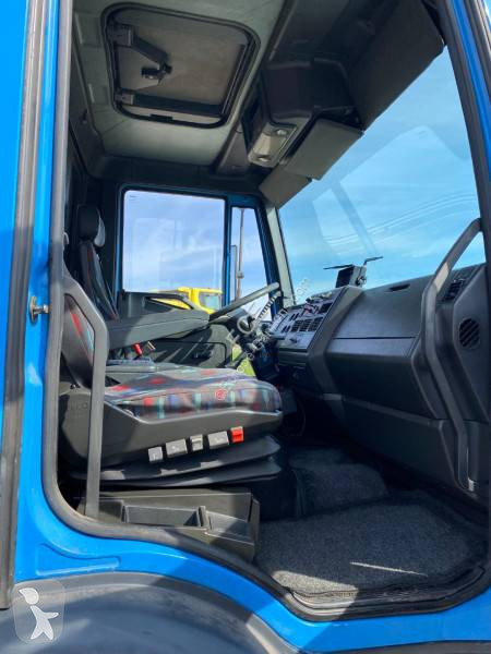 آلة لصيانة الطرق Iveco