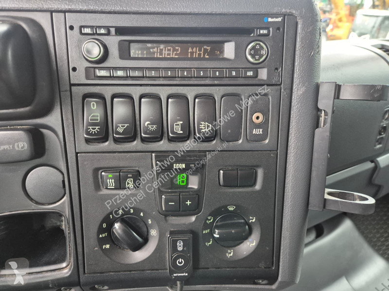 Engin de voirie Scania P340 LB 6X2*4 / JOAB...