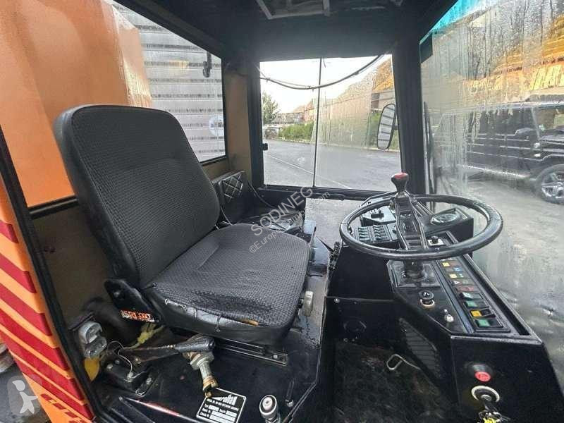 آلة لصيانة الطرق Rolba  K1500 CITY CAT