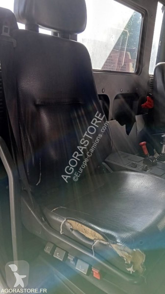 Útfenntartó-és-karbantartógép Iveco 100E18