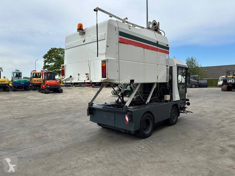 Коммунальная техника  Ravo 5002