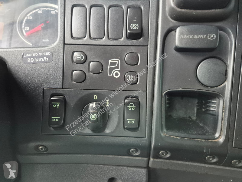 Engin de voirie Scania P340 LB 6X2*4 / JOAB...