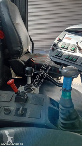 Útfenntartó-és-karbantartógép Iveco 100E18
