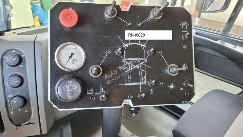 آلة لصيانة الطرق Renault 240dxi