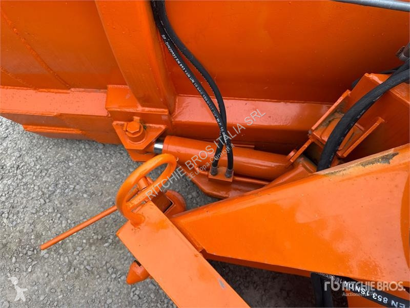 Коммунальная техника   Unimog