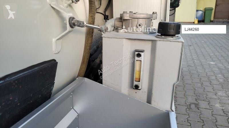 Silniční stroje Nissan Defco Combi 3,5t