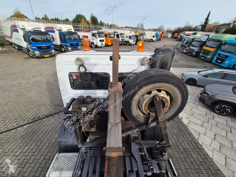Пътнопочистваща техника Mercedes Axor 1833 4X4...
