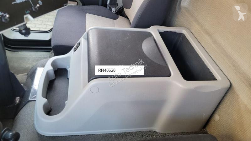 آلة لصيانة الطرق Renault 240dxi