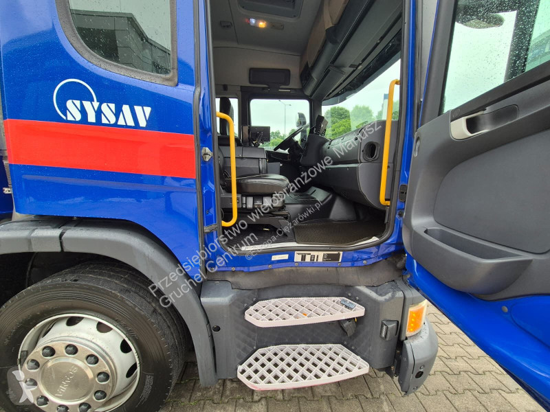 Engin de voirie Scania P340 LB 6X2*4 / JOAB...