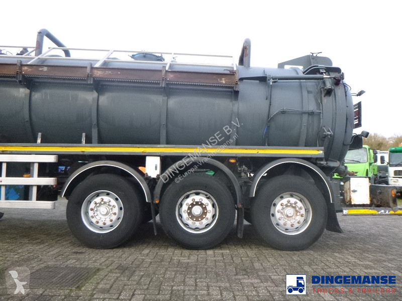 Gemeentevoertuig  Vacuum tank inox 30 m3 / 1...