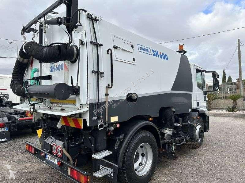 Veicolo per la pulizia delle strade Iveco 150e22