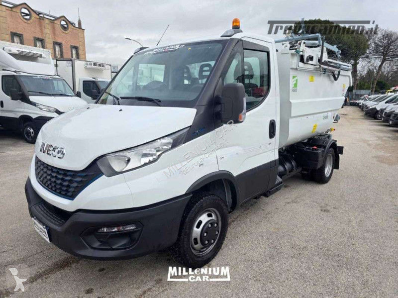 Veicolo per la pulizia delle strade Iveco 35-14...