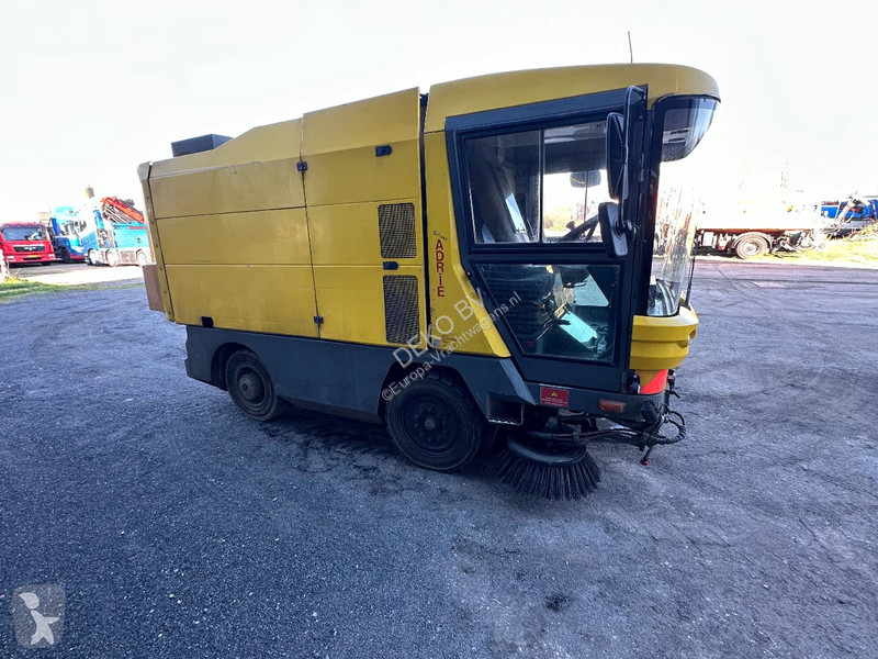 Vägmaskiner Ravo 530 VEEGMACHINE/SWEEPER!!