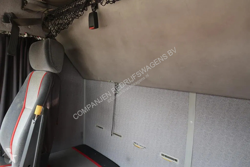 آلة لصيانة الطرق Volvo F 12.400 Volvo -400...