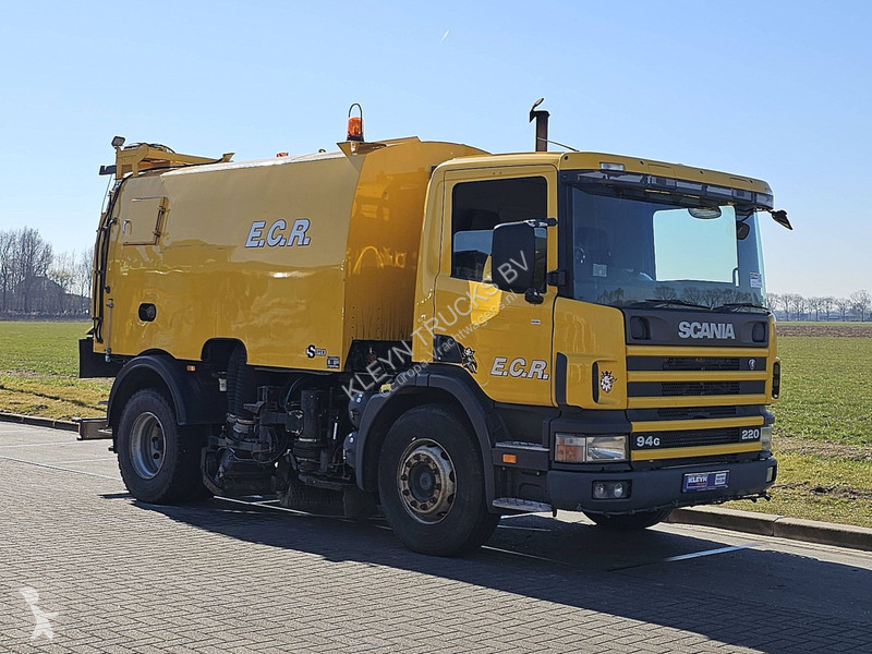 Silniční stroje Scania P.220