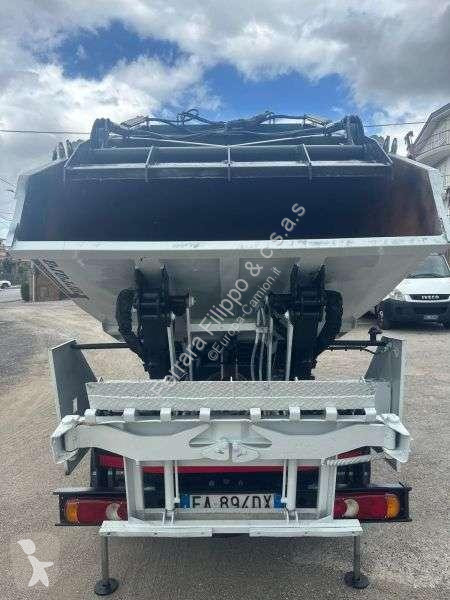 آلة لصيانة الطرق Nissan cabstar 35-11
