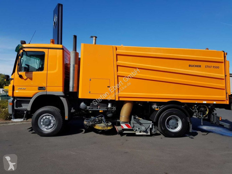 Vägmaskiner Mercedes 2032 A 4x4 Bucher STKF...