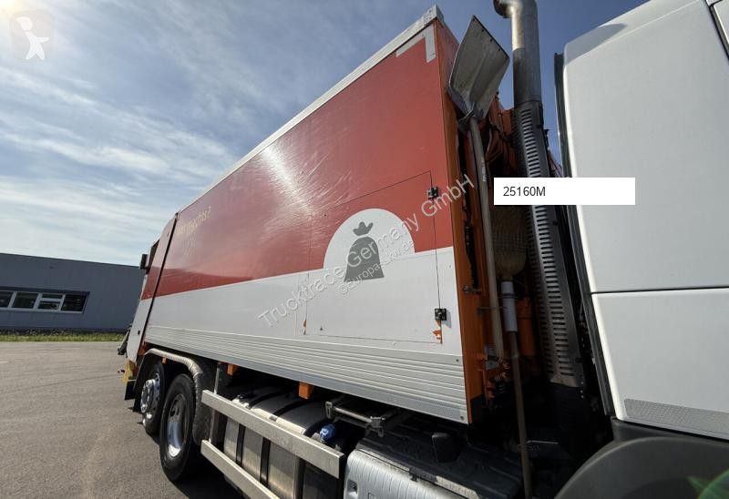 Silniční stroje Volvo FM-330