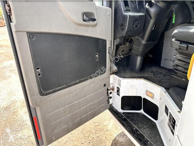 Utilaje pentru drumuri Mercedes PORTEUR BOM 21...