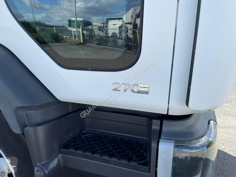 Veicolo per la pulizia delle strade Renault 270...