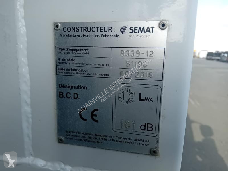 Engin de voirie Renault 26 Wide