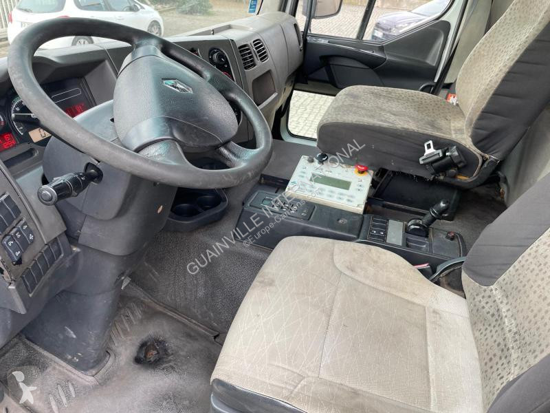 آلة لصيانة الطرق Renault 270 DXI