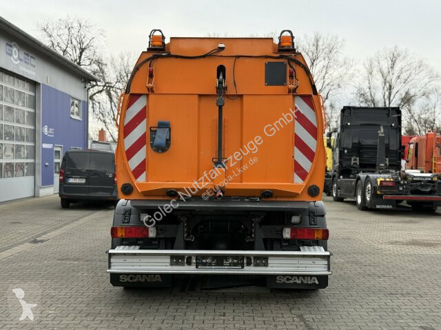 آلة لصيانة الطرق Scania P230 Kehrmaschine...
