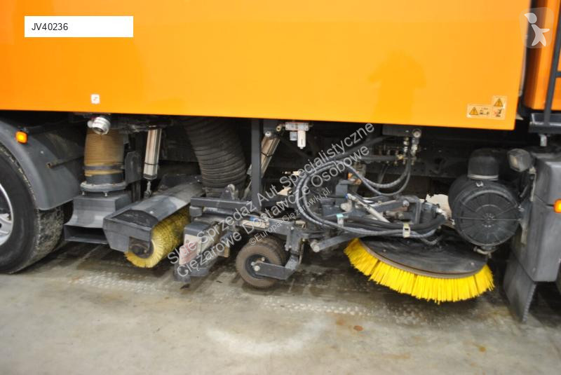 Veicolo per la pulizia delle strade MAN TGM 18.240