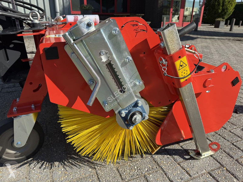 آلة لصيانة الطرق  K600-150 Veegmachine