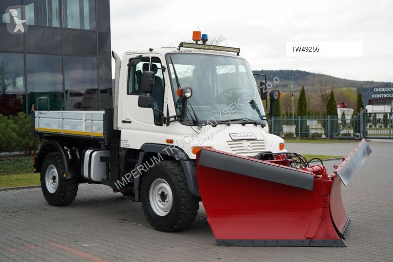 Útfenntartó-és-karbantartógép Mercedes UNIMOG...