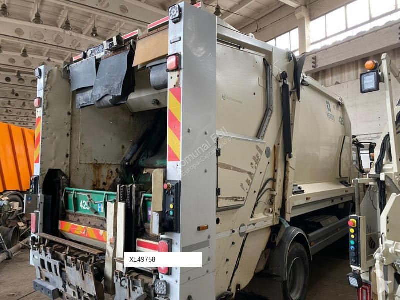 آلة لصيانة الطرق Mercedes rl 300