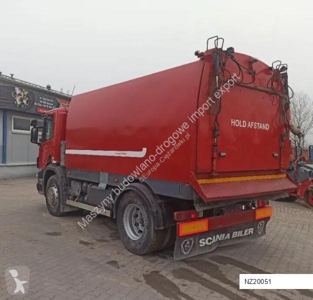آلة لصيانة الطرق Scania 94 D